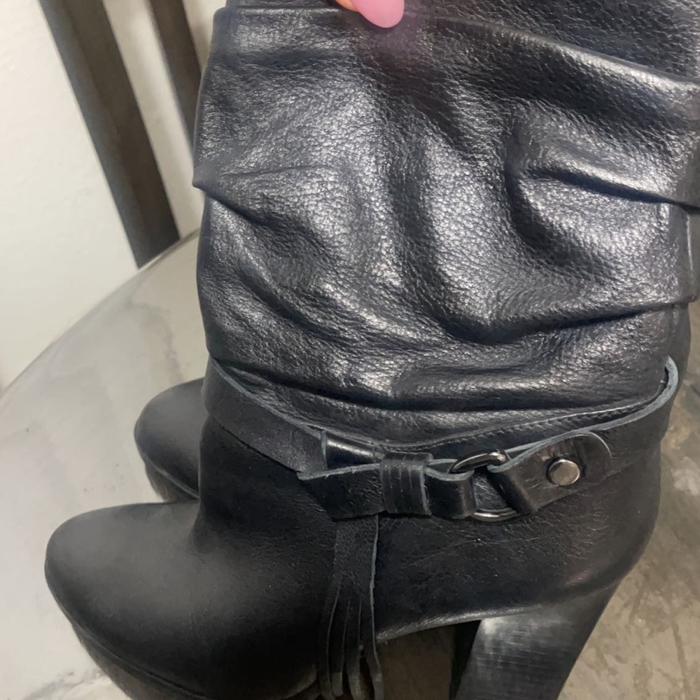 Guess shoes size 8.5 black color